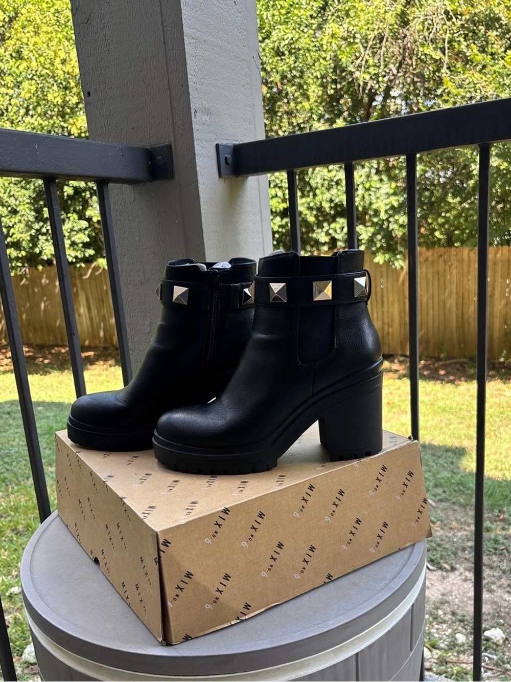 Mix NO. 6 Black Ankle Mariana Boots in size 8.5M